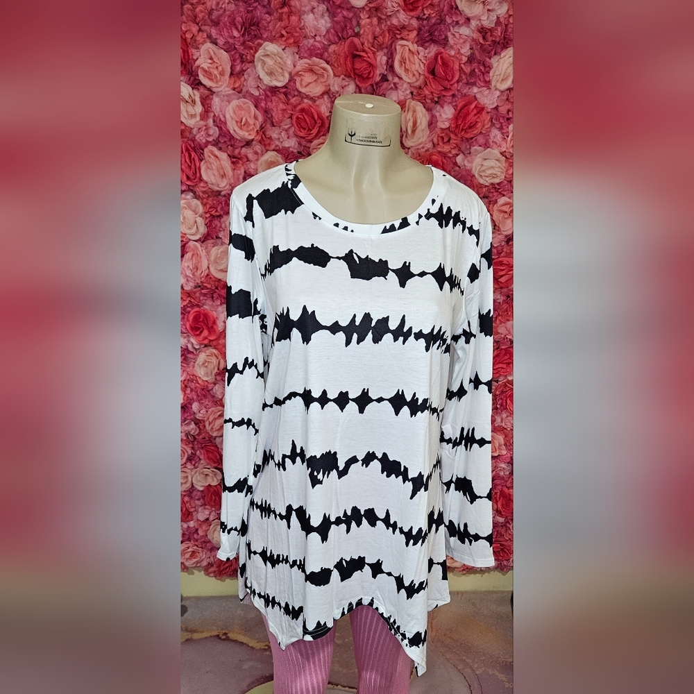 BLACK/WHITE TOP (XL)(BUNDLE ITEM)#64